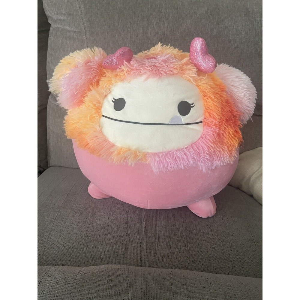 Caparinne the Bigfoot SQUISHMALLOW 16 VALENTINE 2023 RARE & HTF BNWT